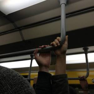 王乙刚下公交到王申家视频播放
