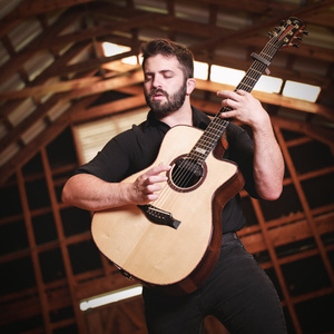 王乙刚下公交到王申家视频播放
